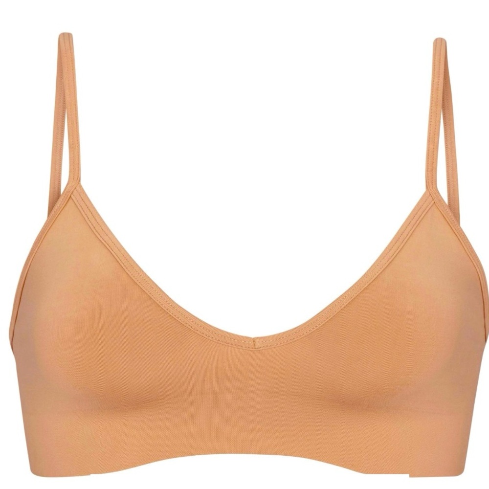 New with Tags SKIMS Soft Smoothing Seamless Bralette
